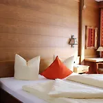 Alpenmotel Saeuling ピンスヴァング