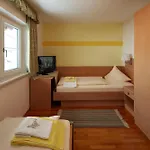 Bed & Breakfast Alpenmotel Saeuling 3*