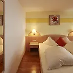 ベッド・アンド・ブレックファスト Alpenmotel Saeuling ピンスヴァング