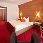 ベッド・アンド・ブレックファスト Alpenmotel Saeuling 3*