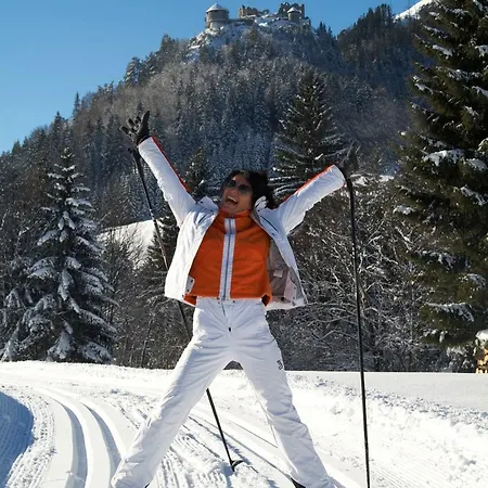 Alpenmotel Saeuling فندق مبيت وإفطار