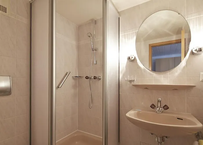 Alpenmotel Saeuling Alojamento de Acomodação e Pequeno-almoço Pinswang