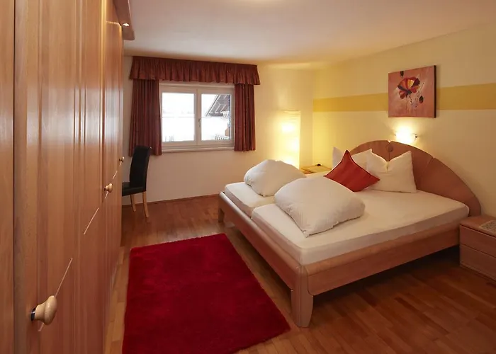 Alojamento de Acomodação e Pequeno-almoço Alpenmotel Saeuling 3*