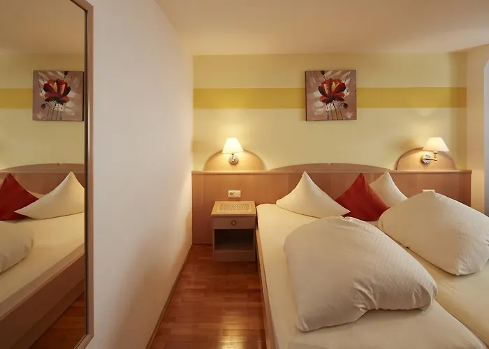 Alojamento de Acomodação e Pequeno-almoço Alpenmotel Saeuling Pinswang