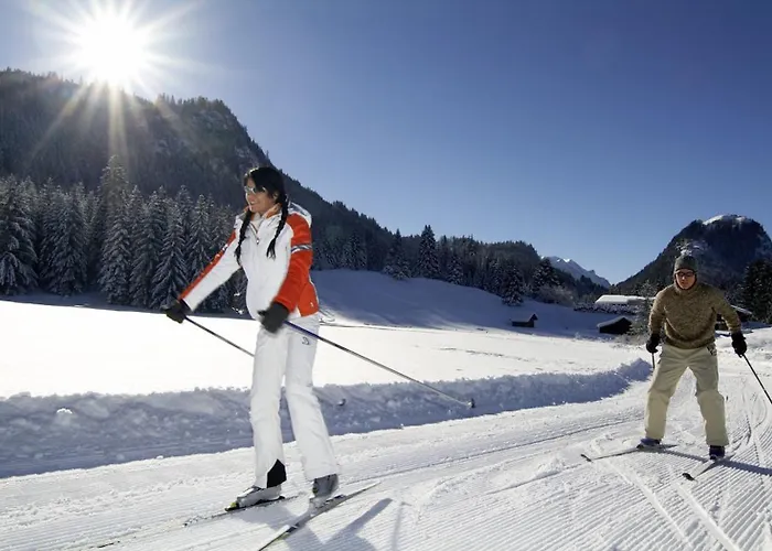 Alojamento de Acomodação e Pequeno-almoço Alpenmotel Saeuling Pinswang