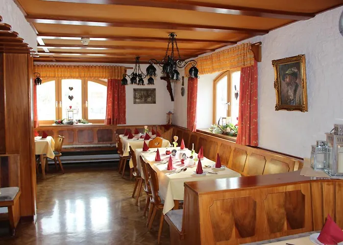 Alpenmotel Saeuling Alojamento de Acomodação e Pequeno-almoço Pinswang