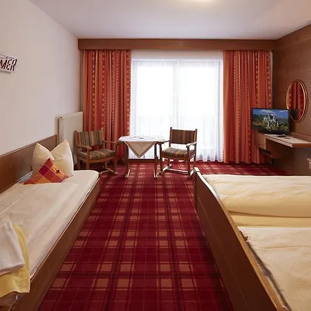 Alpenmotel Saeuling Bed and breakfast