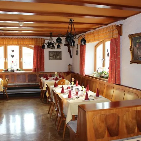 Alpenmotel Säuling Bed & Breakfast Pinswang